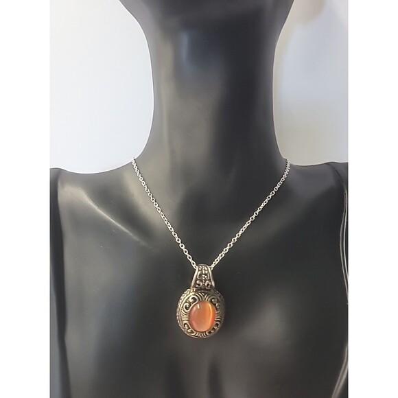 Vintage Silver Tone Orange Cats Eye Pendant Necklace Ornate Filigree Setting - Picture 2 of 12